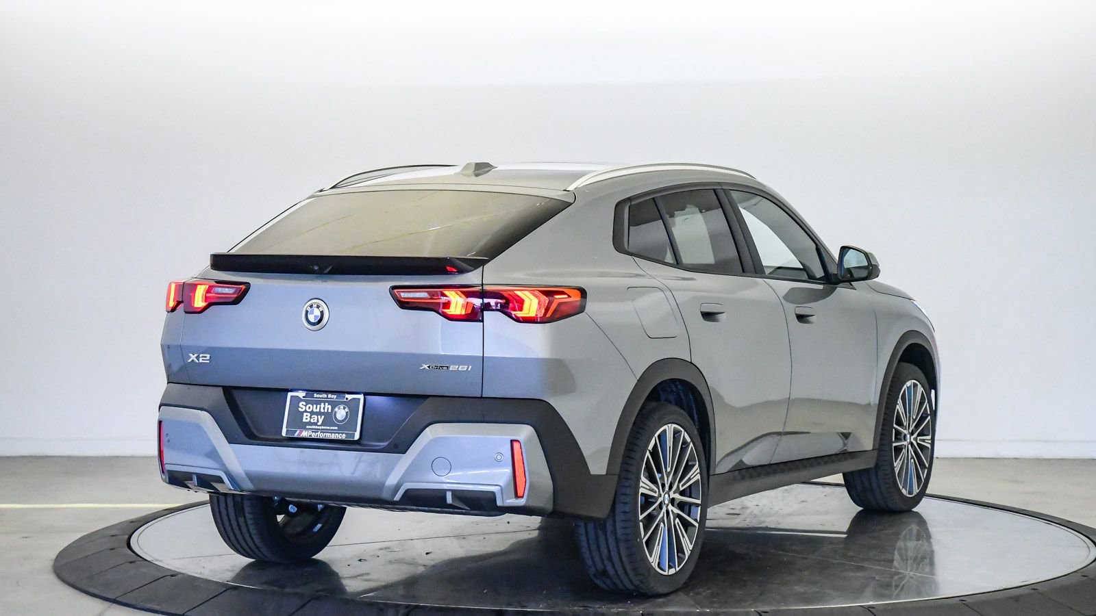 New 2026 BMW X2 xDrive28i w/ Technology Package AWD/4WD image 5