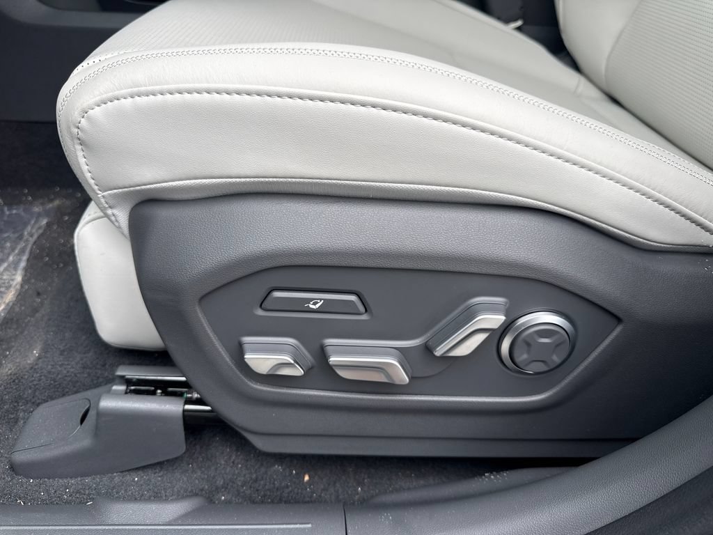 New 2026 Hyundai Santa Fe Calligraphy AWD/4WD image 16