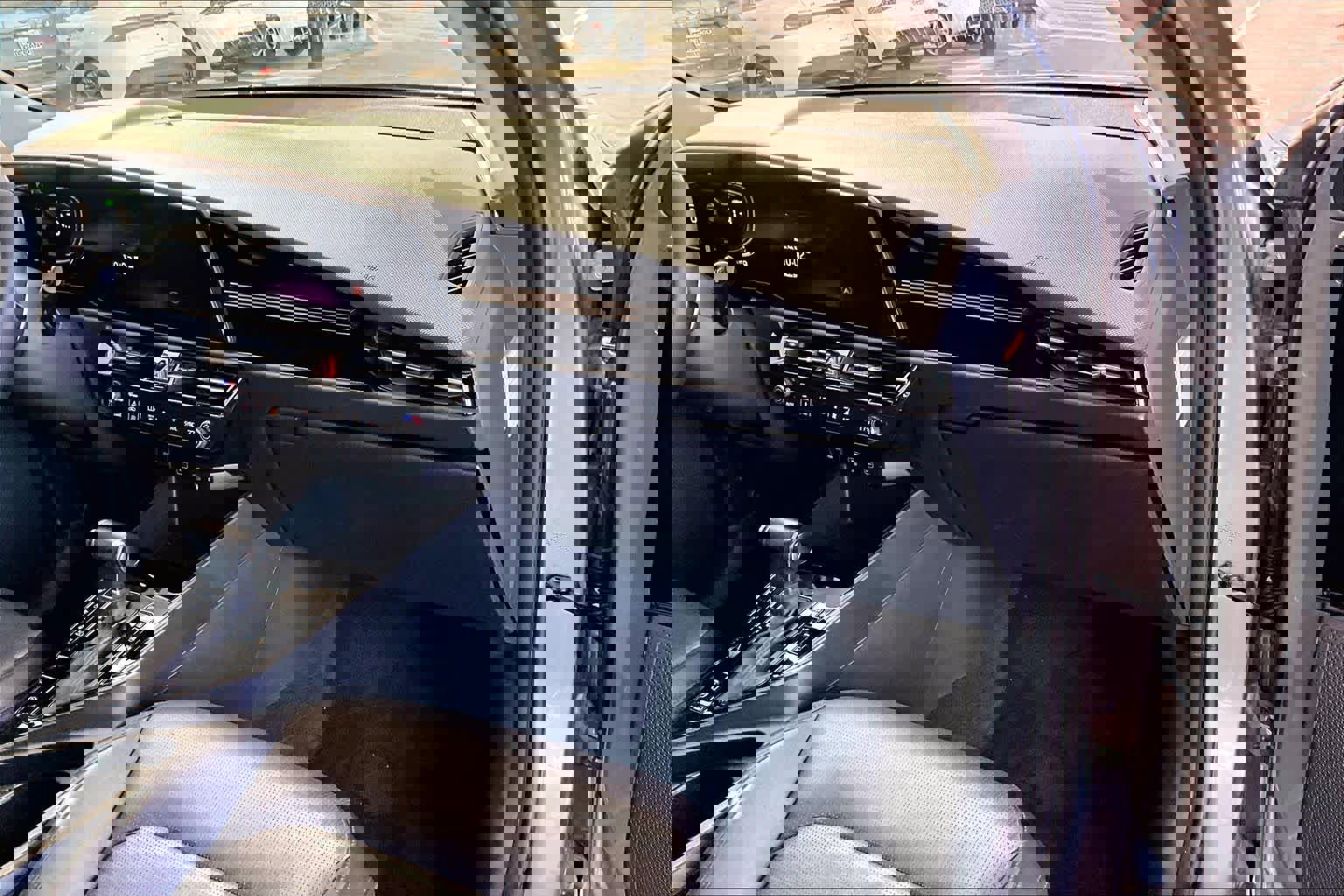 Used 2023 Kia Niro SX image 18