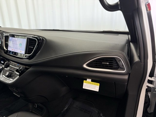 New 2026 Chrysler Pacifica Select image 27