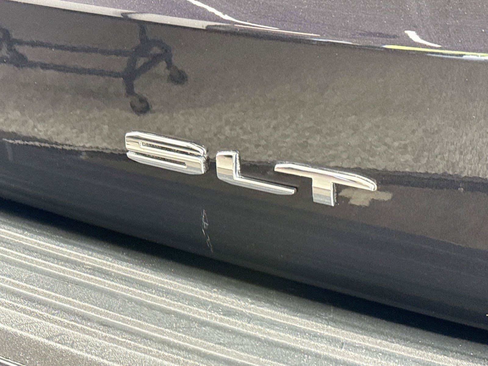Used 2023 GMC Yukon SLT RWD image 15