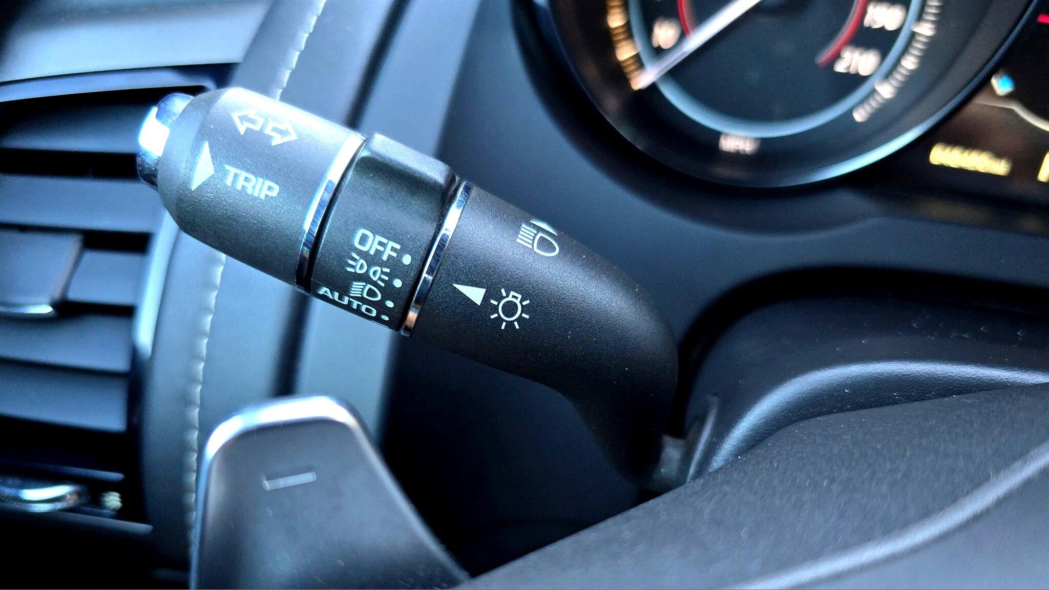 Used 2016 Jaguar F-TYPE R image 19