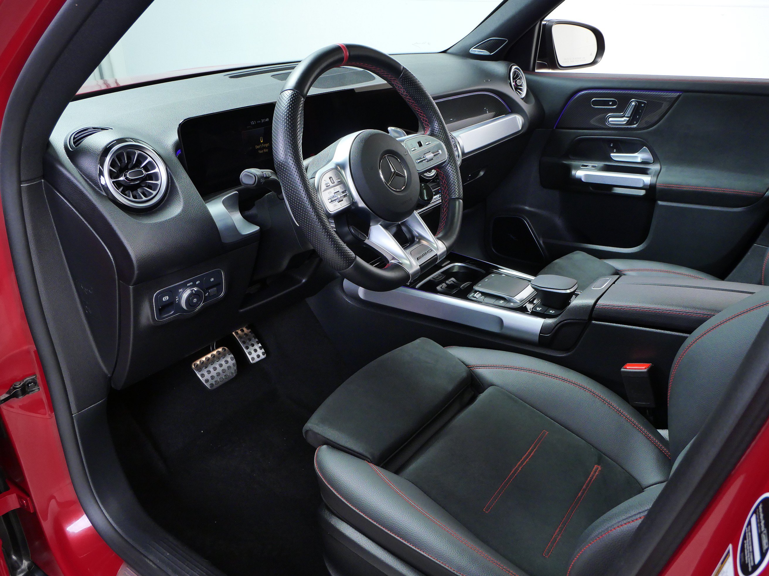 Certified 2023 Mercedes-Benz GLB 35 AMG 4MATIC image 19