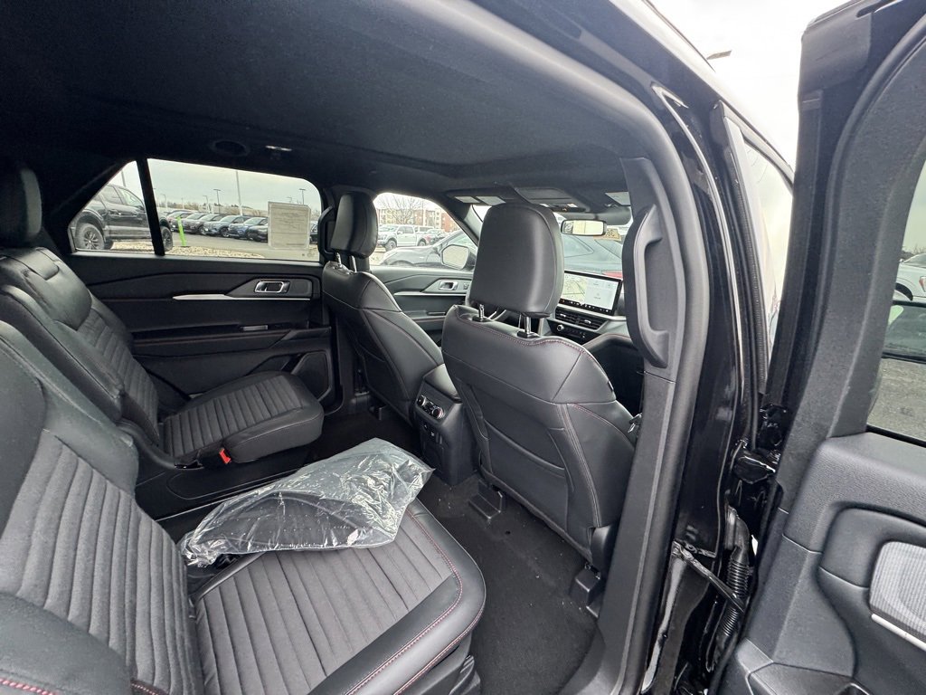 New 2026 Ford Explorer ST-Line w/ ST-Line Street Pack image 17