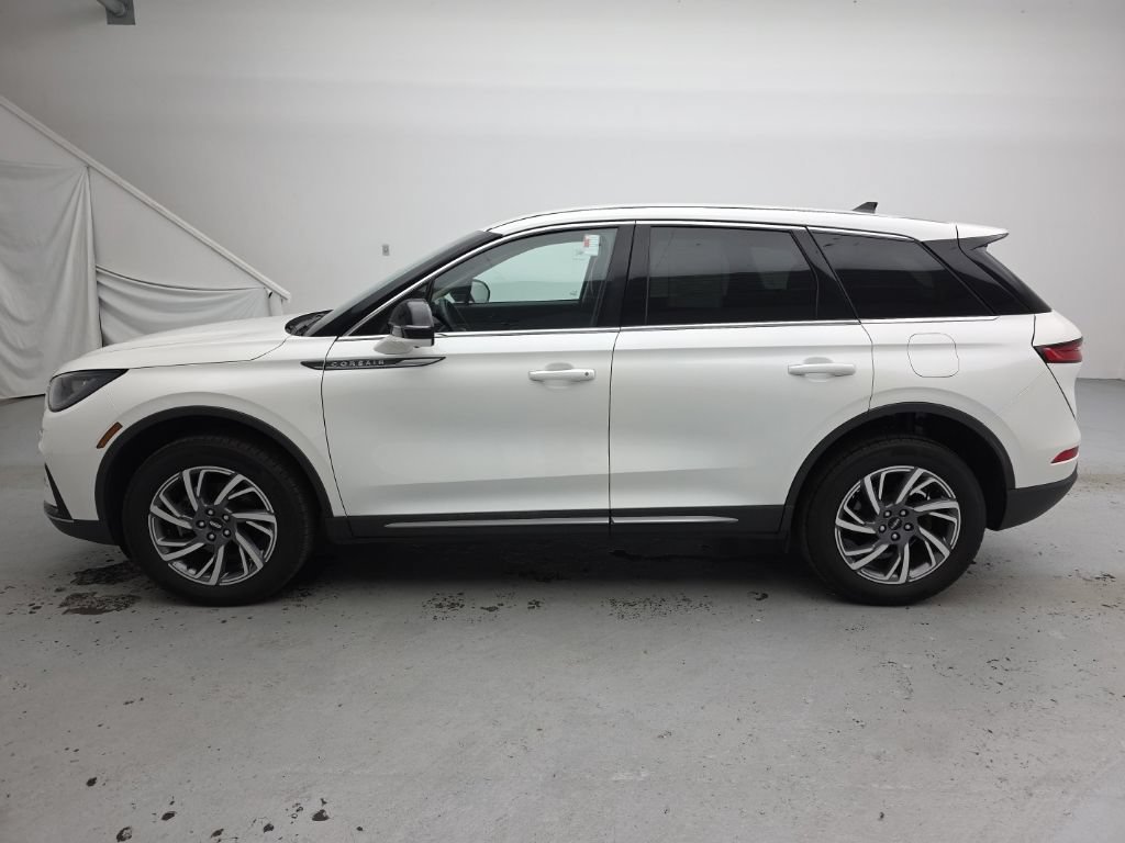 Used 2023 Lincoln Corsair AWD w/ Equipment Group 101A image 7