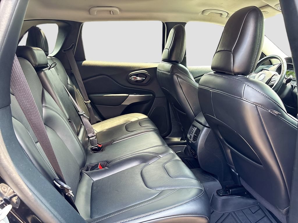 Used 2020 Jeep Cherokee Limited FWD image 23