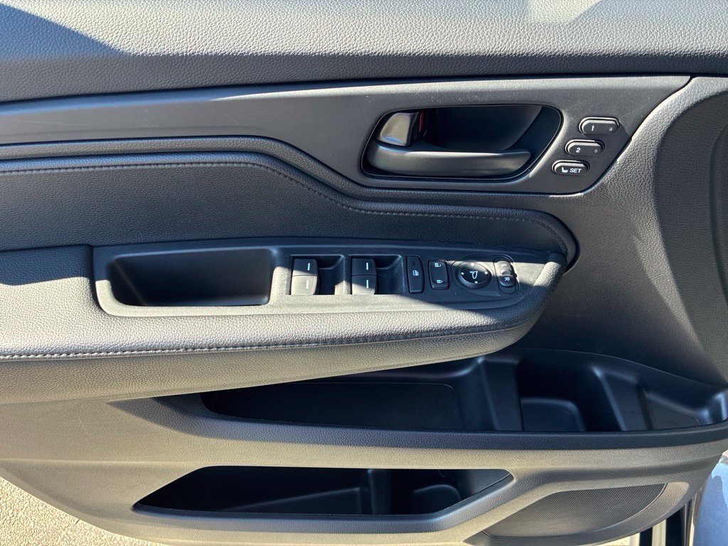 Used 2025 Honda Odyssey EX-L image 18