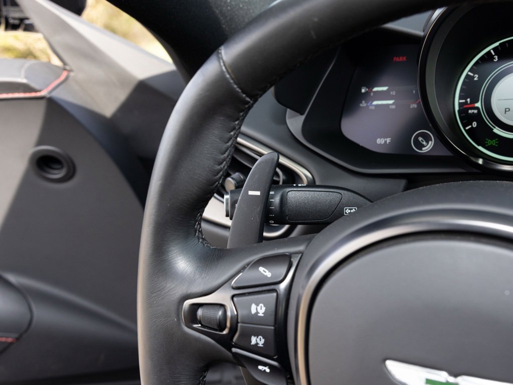 Used 2023 Aston Martin V8 Vantage Coupe image 36