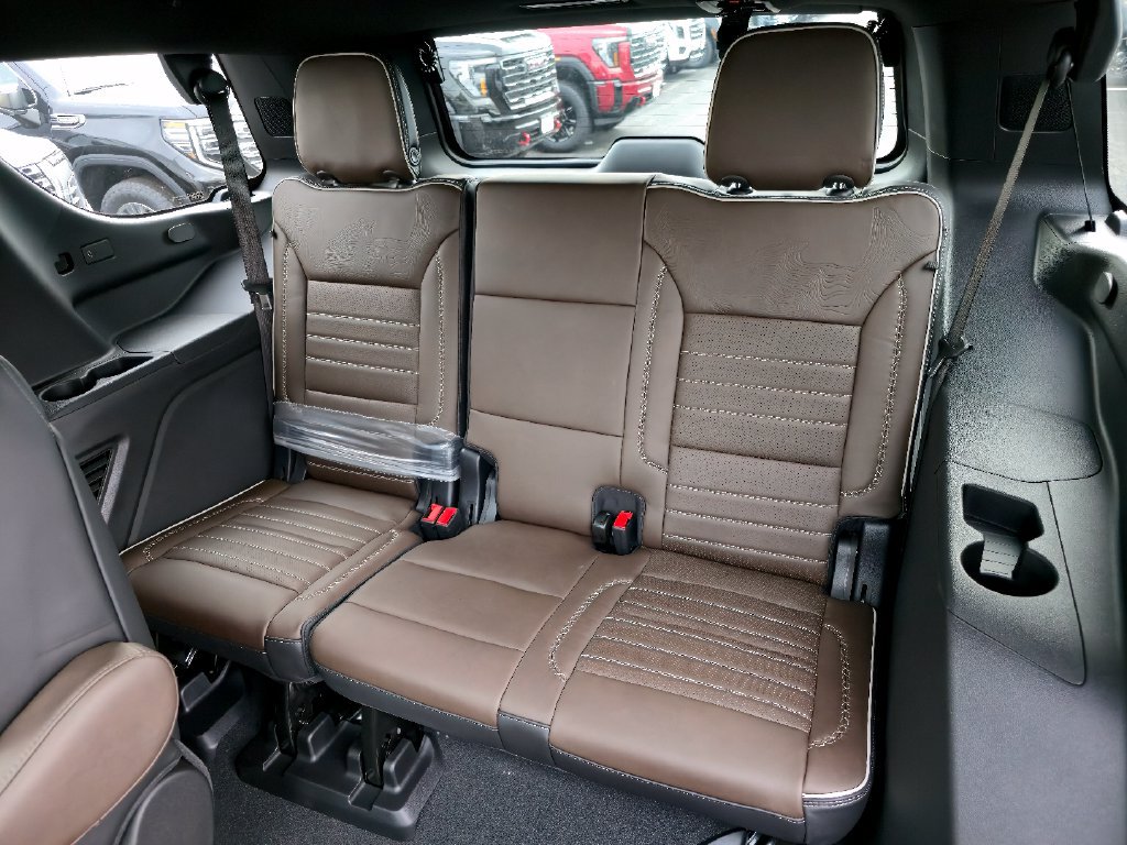 New 2026 GMC Yukon Denali Ultimate AWD/4WD image 26