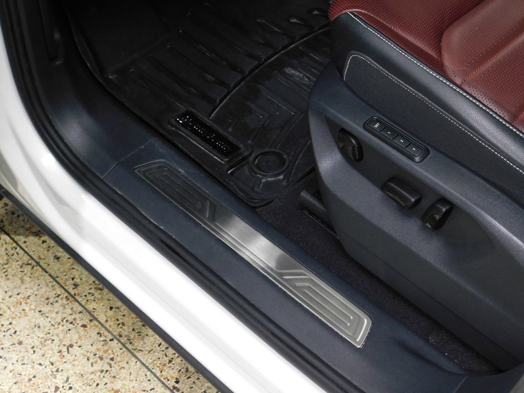 Used 2023 Volkswagen Atlas Cross Sport SEL Premium R-Line image 27