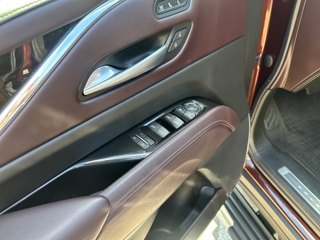 Used 2023 Cadillac Escalade ESV Premium Luxury Platinum w/ Heavy-Duty Trailer Package AWD/4WD image 17