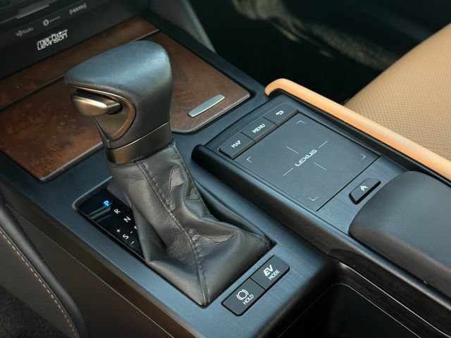 Used 2022 Lexus ES 300h Ultra Luxury w/ Accessory Package 2 FWD image 26