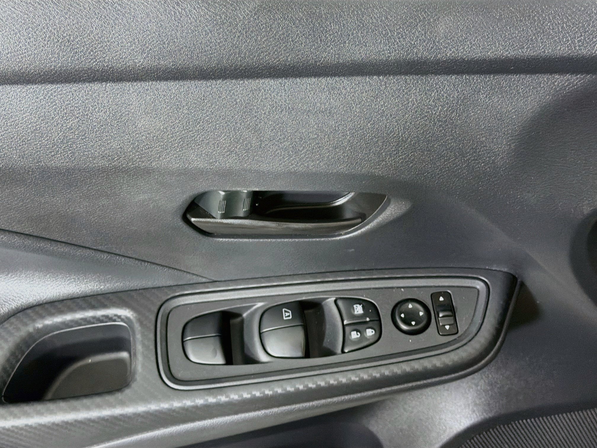 Used 2025 Nissan Versa S w/ Trunk Package FWD image 15