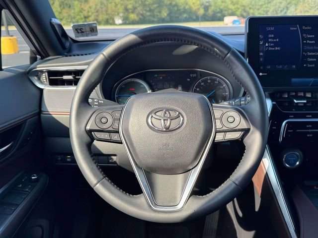 Used 2022 Toyota Venza XLE image 13