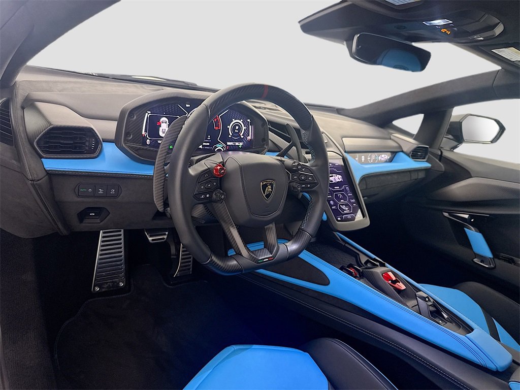 Used 2024 Lamborghini Revuelto image 9