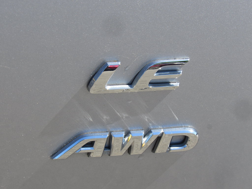 Used 2025 Toyota Corolla Cross LE AWD/4WD image 8