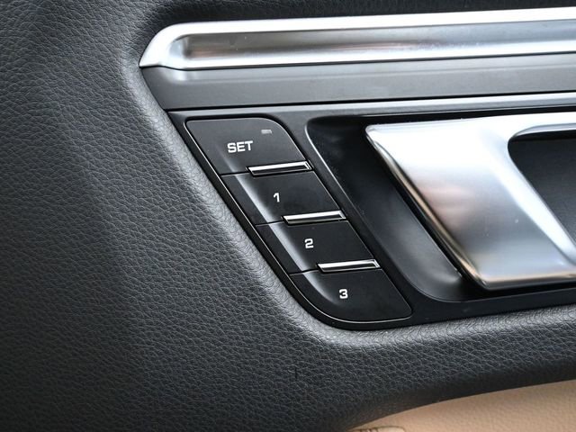 Used 2022 Porsche Macan Base image 51