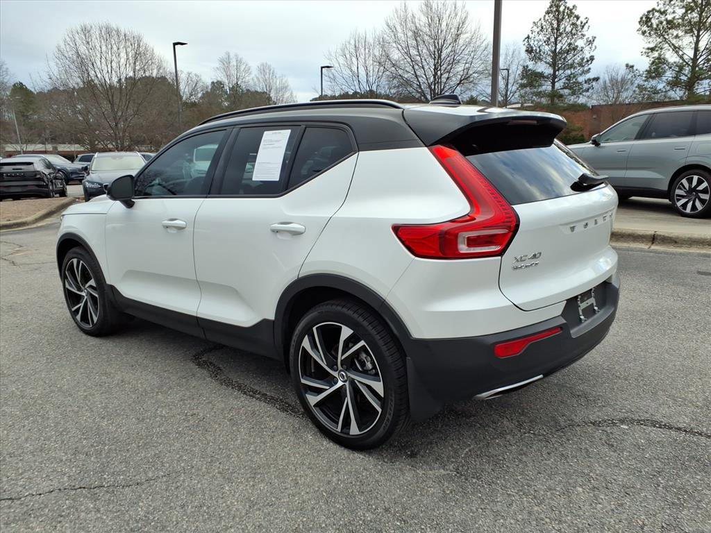 Used 2020 Volvo XC40 T4 R-Design w/ Protection Package Premier image 7