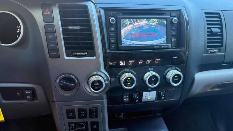 Used 2016 Toyota Sequoia Platinum AWD/4WD image 24