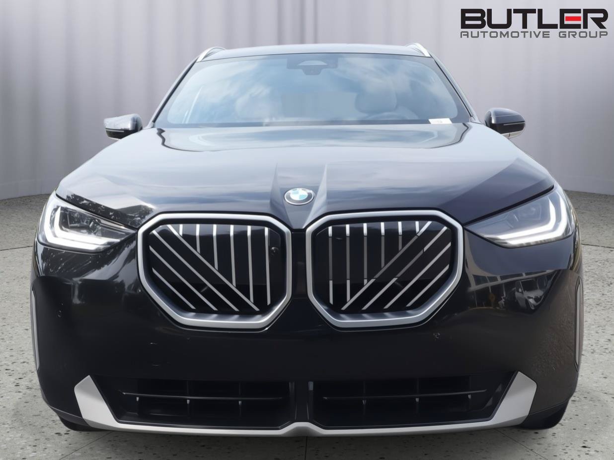 Used 2025 BMW X3 xDrive30i w/ Premium Package AWD/4WD image 2