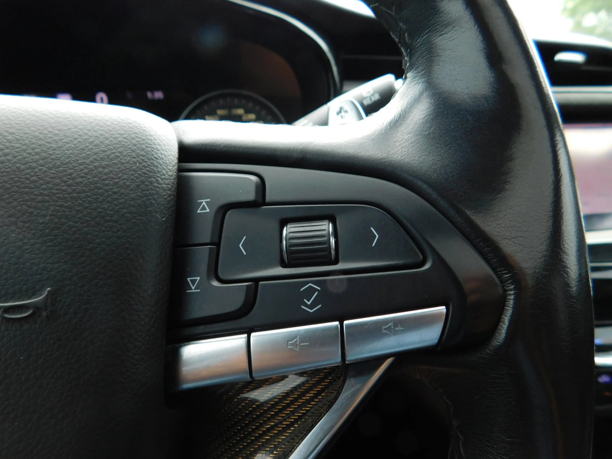 Used 2020 Cadillac XT6 Sport w/ Platinum Package AWD/4WD image 25