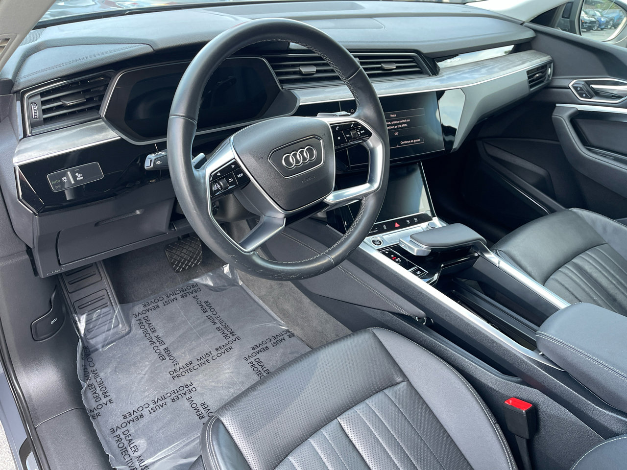 Used 2024 Audi Q8 e-tron Premium Plus w/ Premium Plus Package image 38