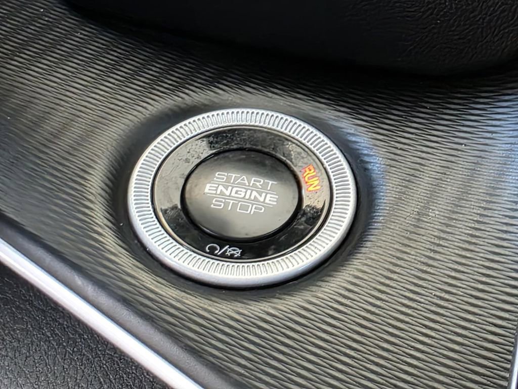 Used 2025 Jeep Grand Cherokee Altitude image 22