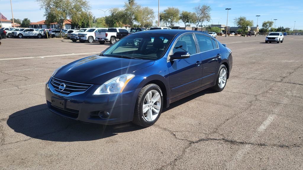 Used 2011 Nissan Altima 3.5 SR w/ Sport Pkg image 4