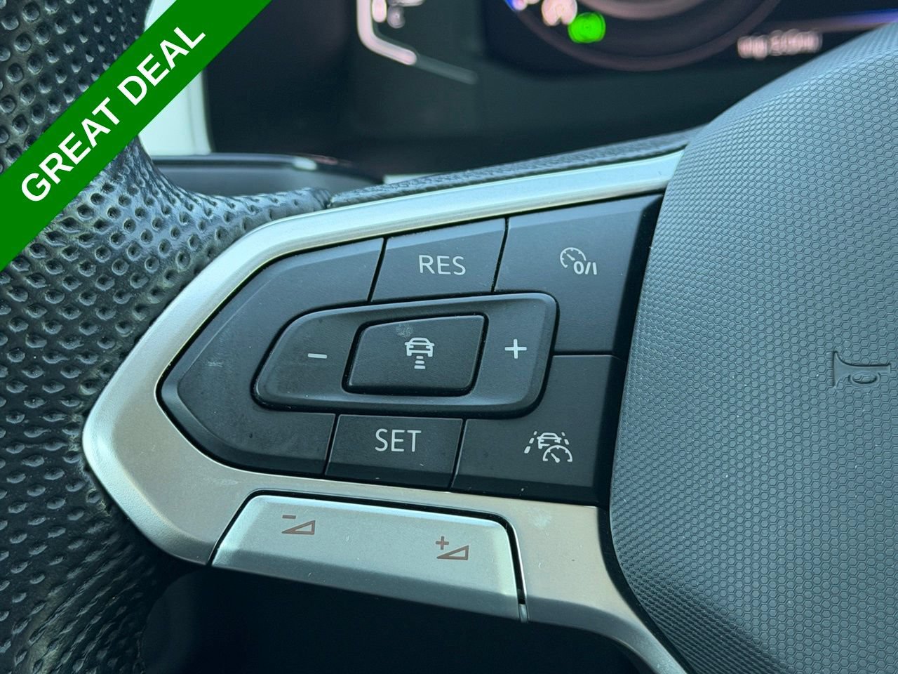Used 2023 Volkswagen Atlas SEL Premium AWD/4WD image 18