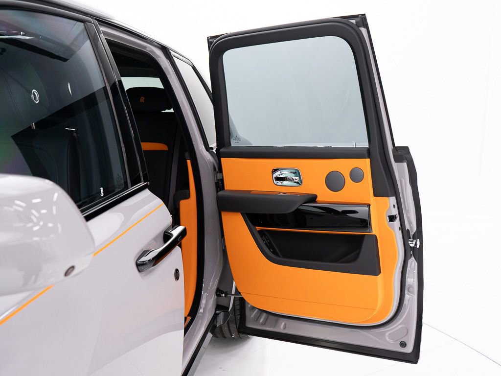 Used 2026 Rolls-Royce Cullinan AWD/4WD image 21