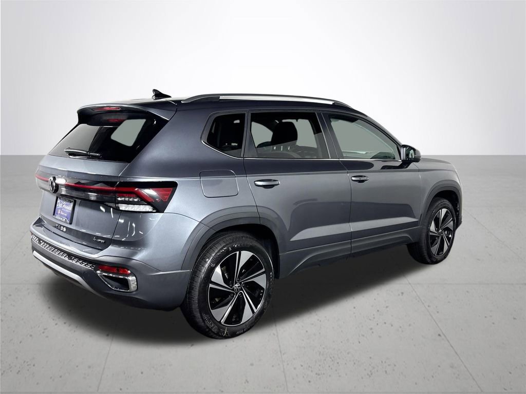 New 2025 Volkswagen Taos SE image 6