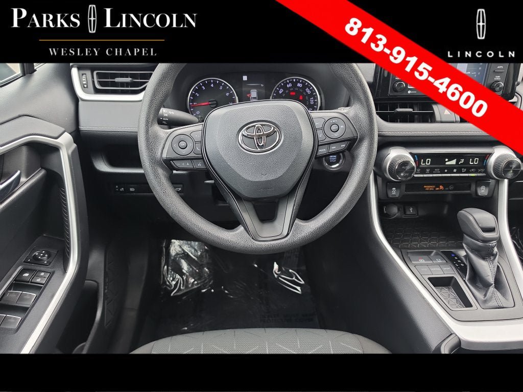 Used 2022 Toyota RAV4 XLE FWD image 12