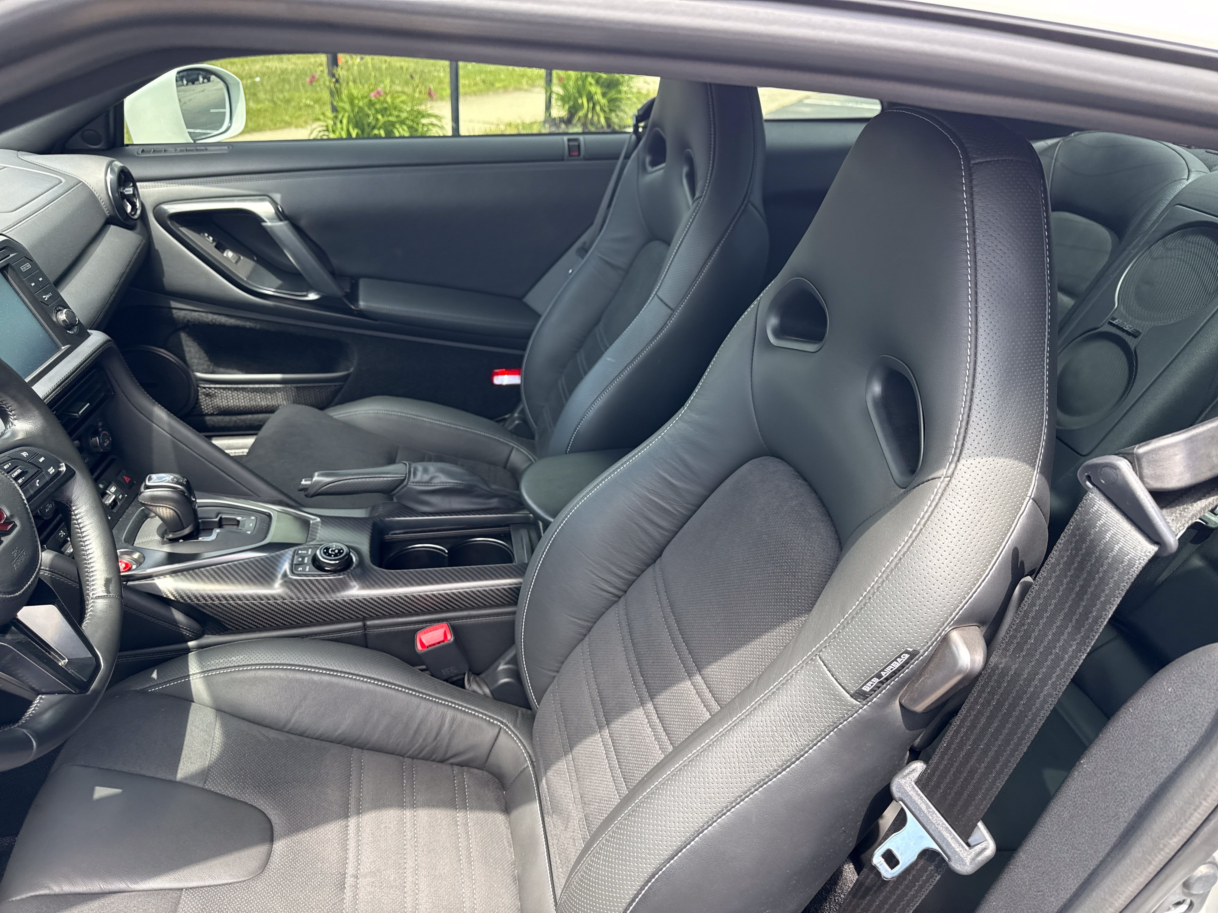 Used 2021 Nissan GT-R Premium AWD/4WD image 7