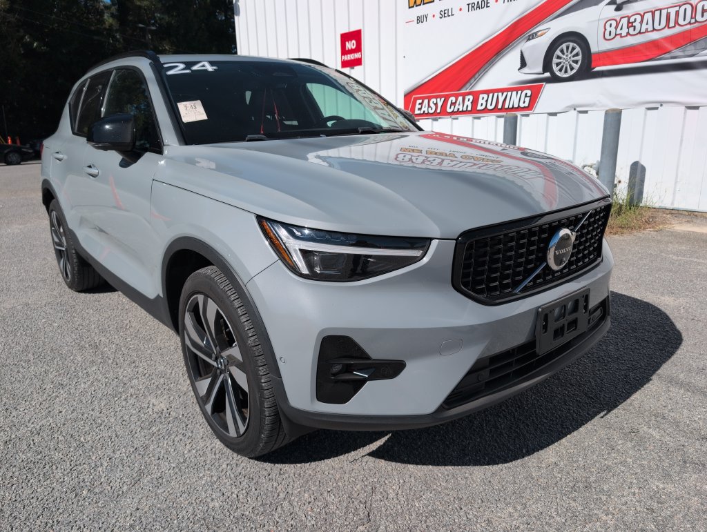 Used 2024 Volvo XC40 B5 Ultimate w/ Climate Package
