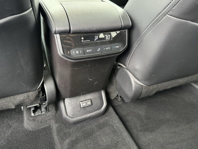Certified 2022 Toyota Highlander XLE image 9