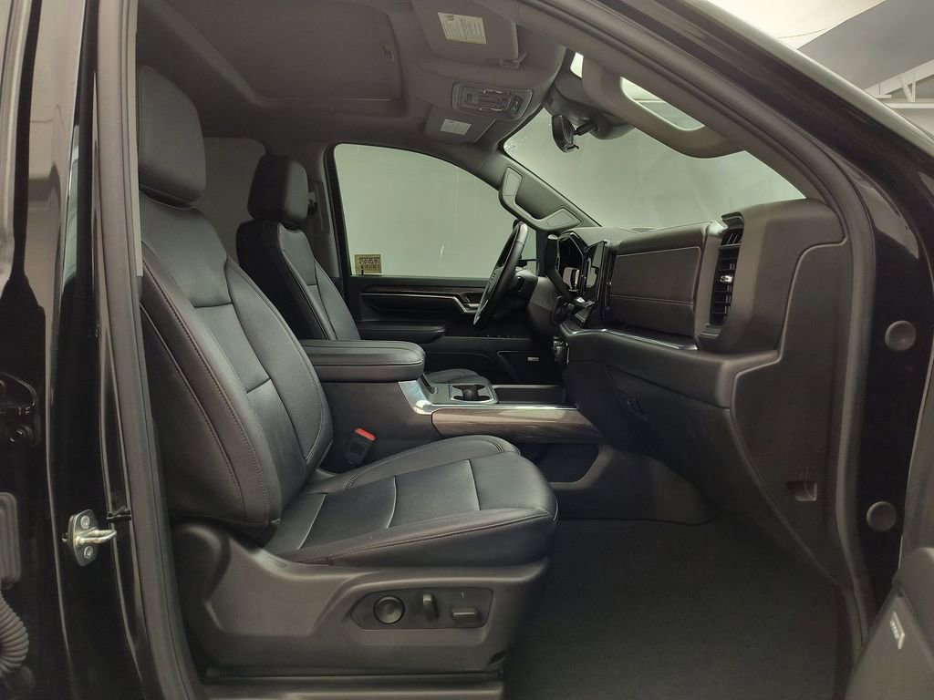 Used 2024 Chevrolet Silverado 3500 LTZ w/ LTZ Plus Package image 28
