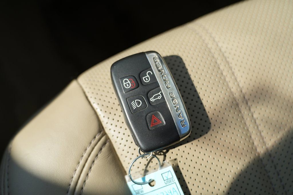 Used 2017 Land Rover Range Rover Supercharged image 63