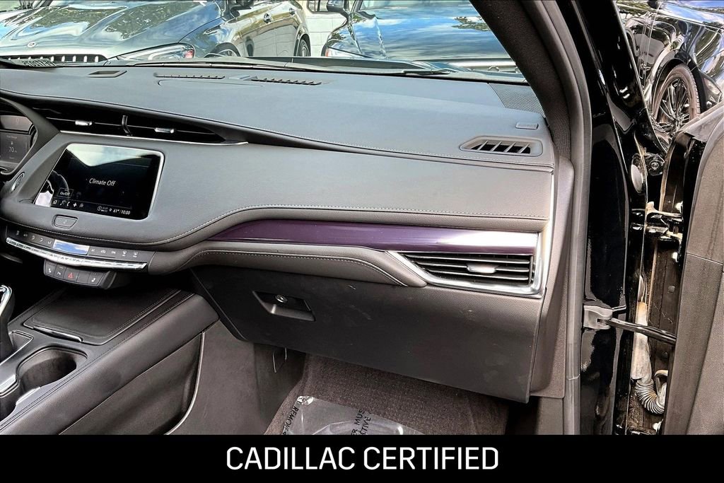 Certified 2023 Cadillac XT4 Luxury w/ Cold Weather Package image 17