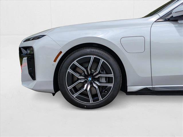 New 2025 BMW 750e xDrive image 10