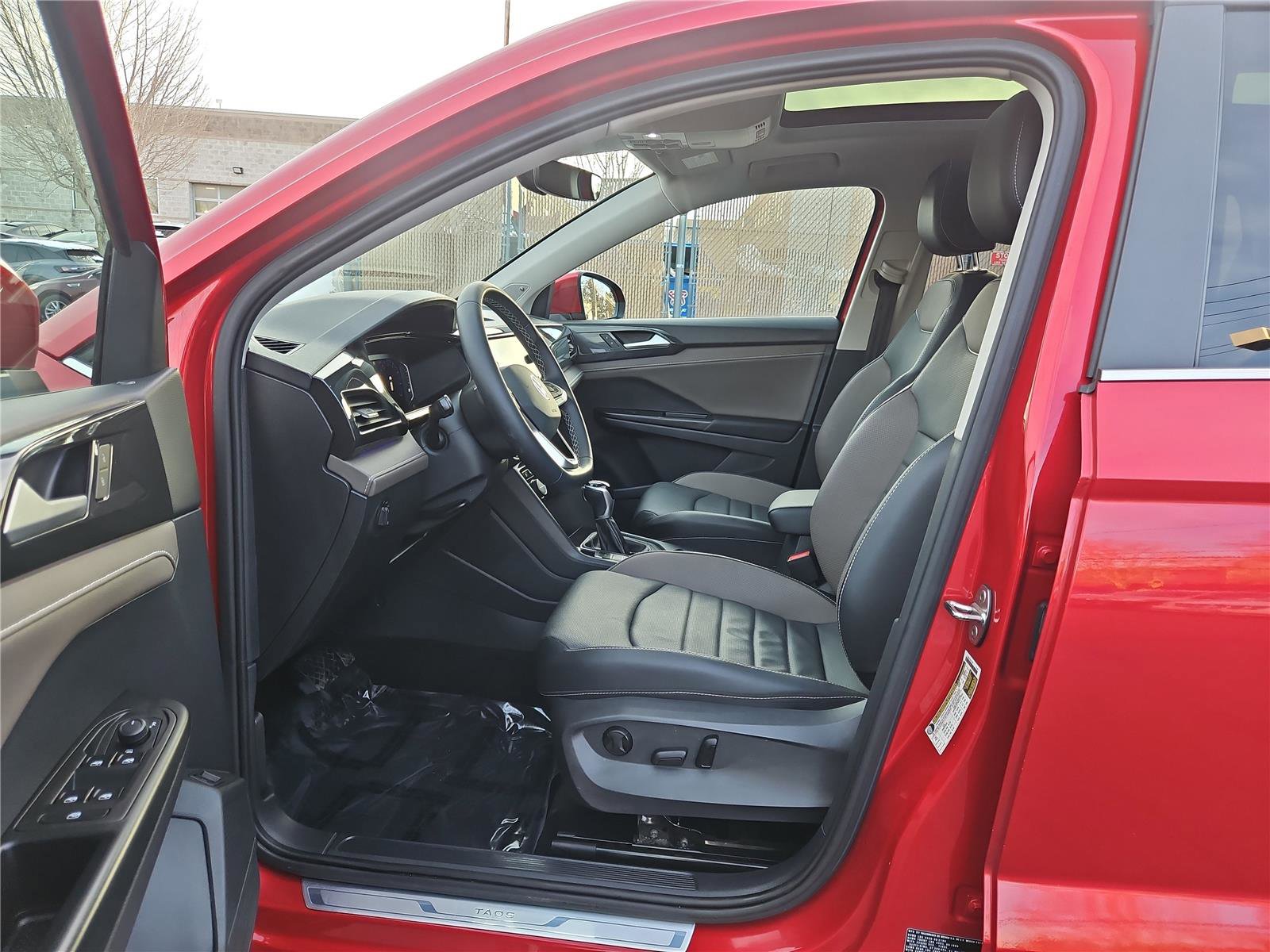 Used 2023 Volkswagen Taos SEL image 14