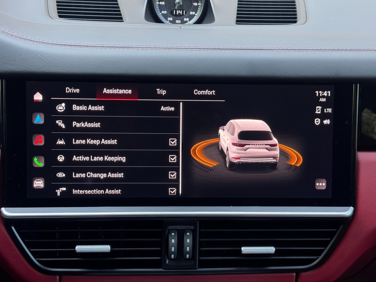 Used 2022 Porsche Cayenne Turbo S w/ Assistance Package image 29