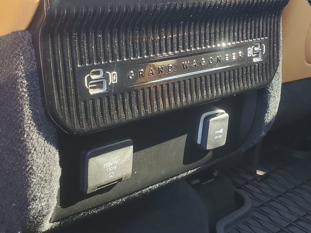 Used 2025 Jeep Grand Wagoneer L Series III w/ Rear Seat Video Group 1 image 37