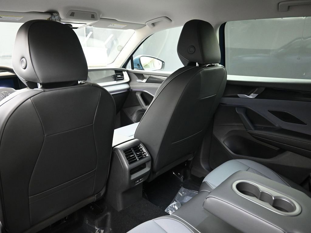 New 2026 Volkswagen Tiguan SE image 19