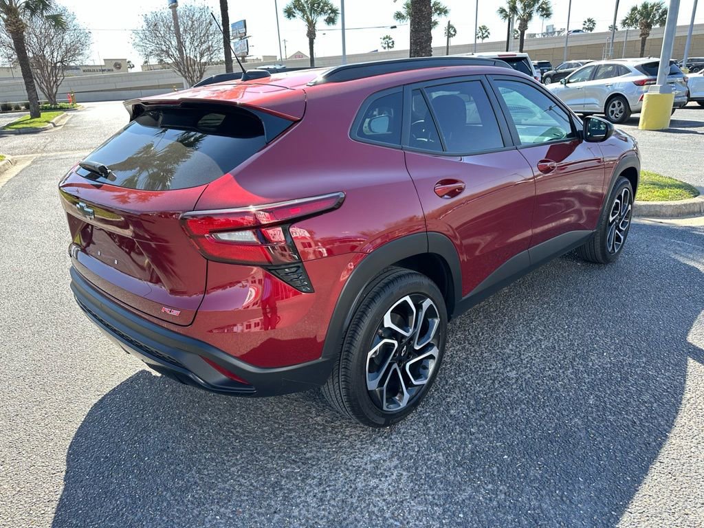 Used 2025 Chevrolet Trax RS w/ Sunroof Package image 5