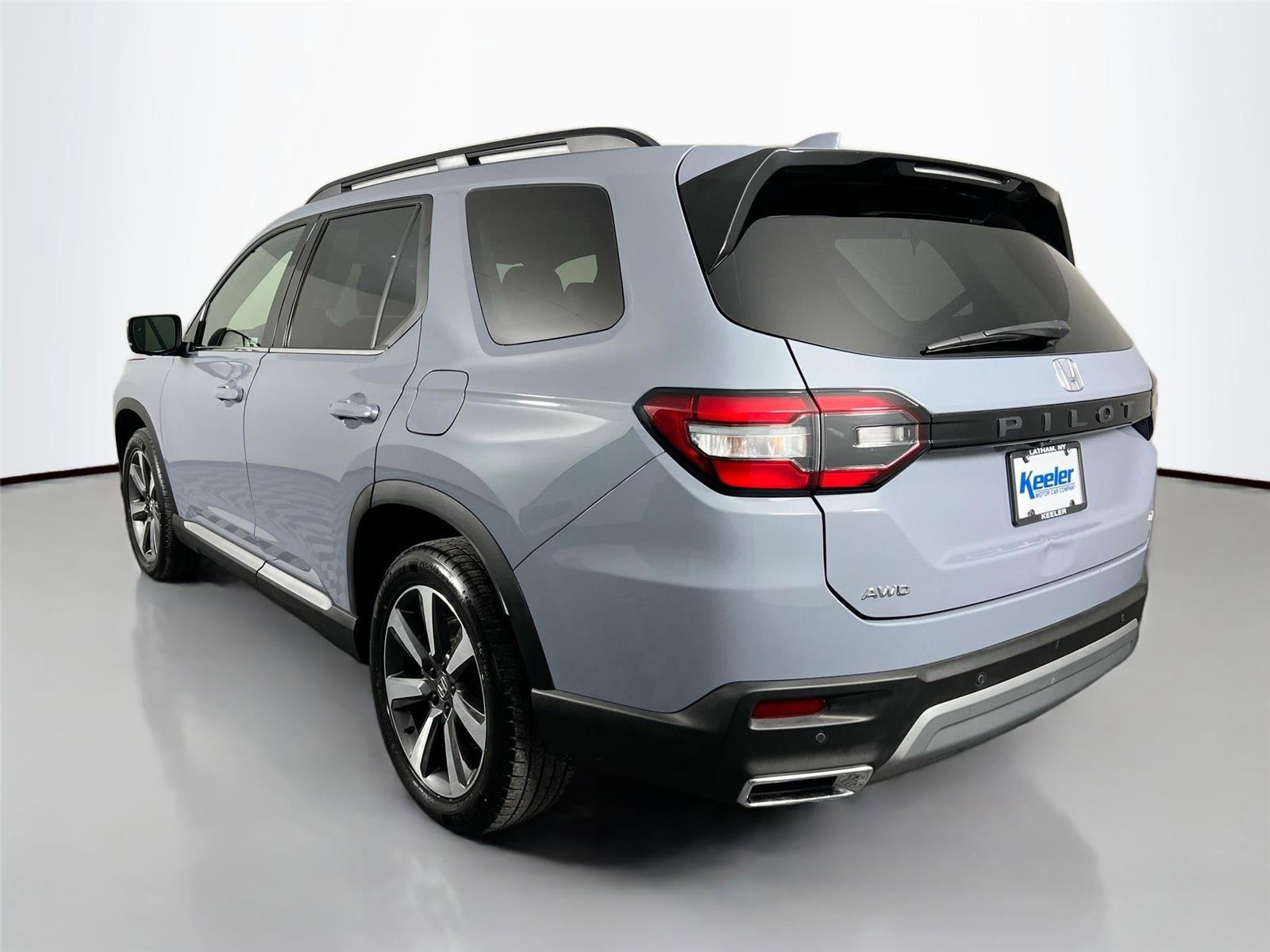 Used 2024 Honda Pilot Elite image 4