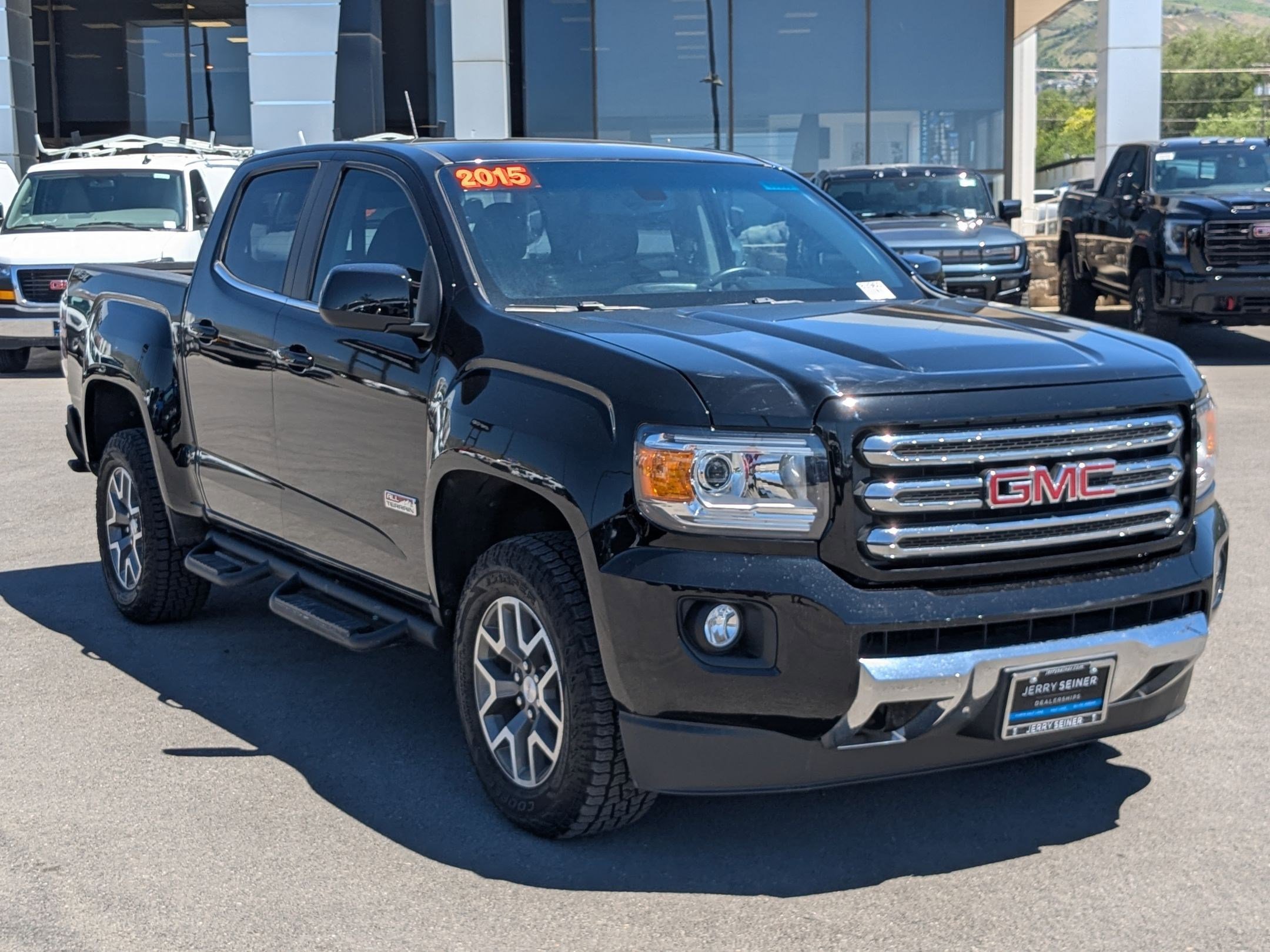 Used 2015 GMC Canyon SLE w/ All-Terrain Package AWD/4WD image 7