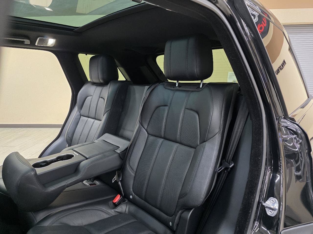 Used 2017 Land Rover Range Rover Sport SE AWD/4WD image 27