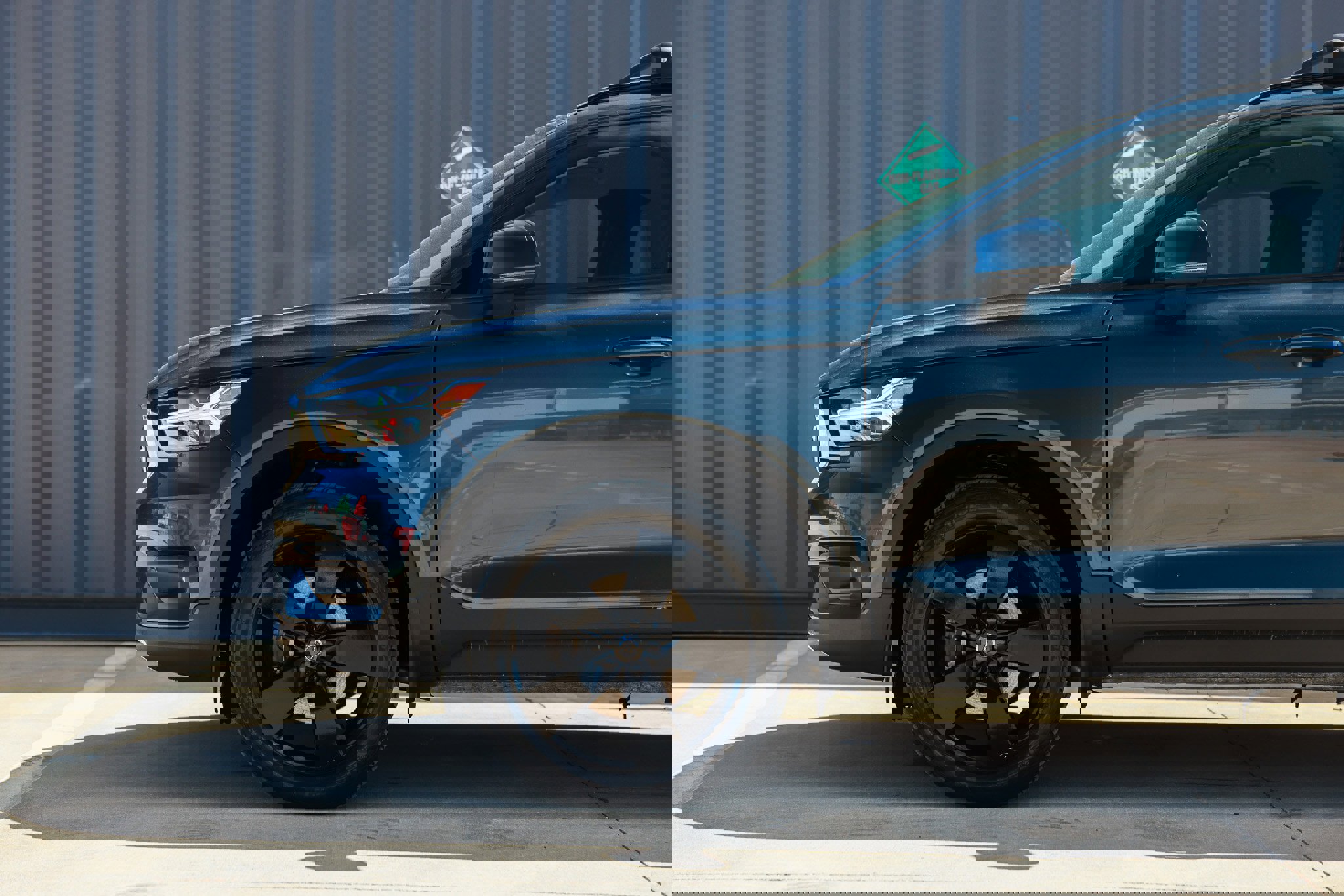 Used 2021 Volvo XC40 T4 Momentum w/ Protection Package Premier image 30