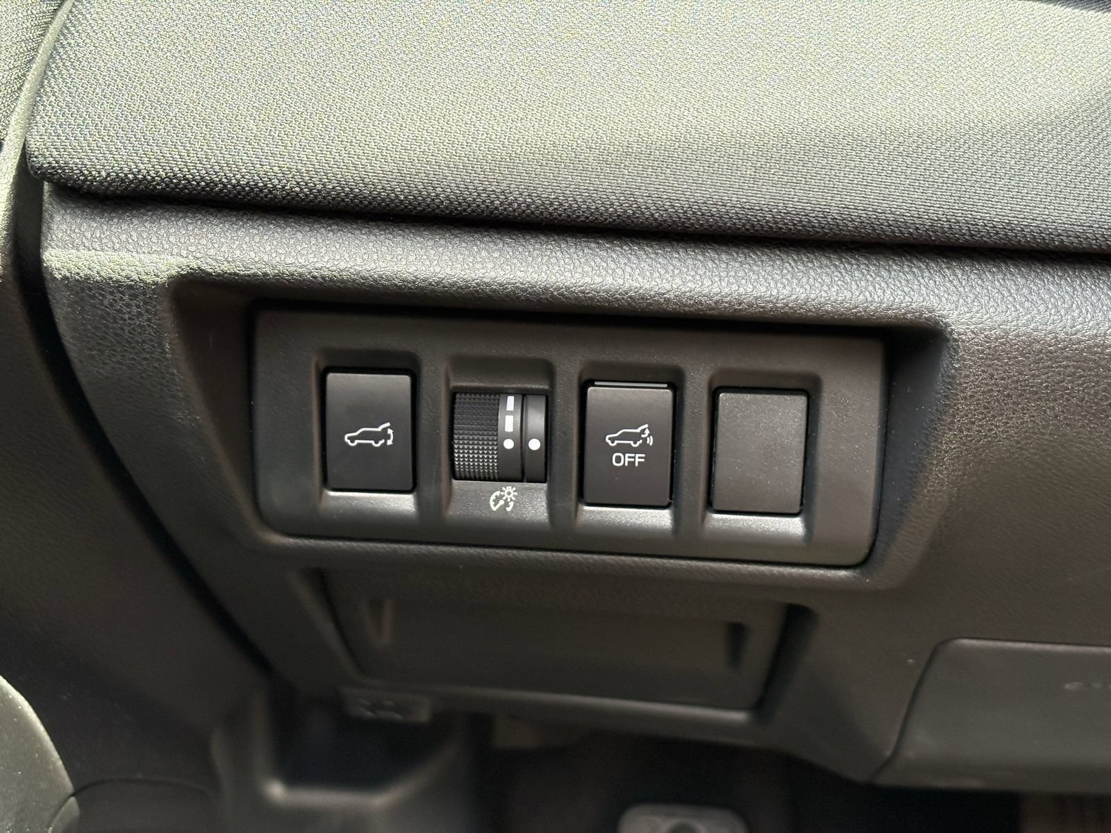 Used 2025 Subaru Outback Premium AWD/4WD image 16