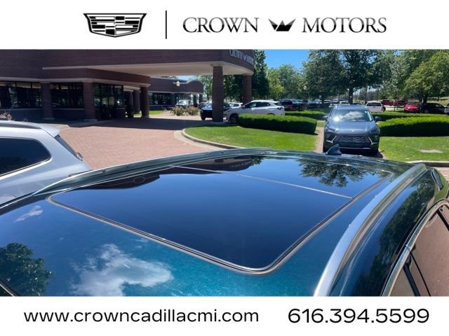 Used 2024 Cadillac XT5 Premium Luxury w/ LPO, Floor Liner Package AWD/4WD image 7